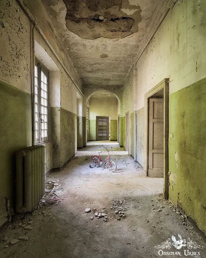 Italian Mental Asylums, Such As This One, Closed In The  Late 20th Century. They Endure As A Painful Reminder Of A Time Where Mental Health Was Poorly Understood, And Patients Were Housed In These Archaic Institutions