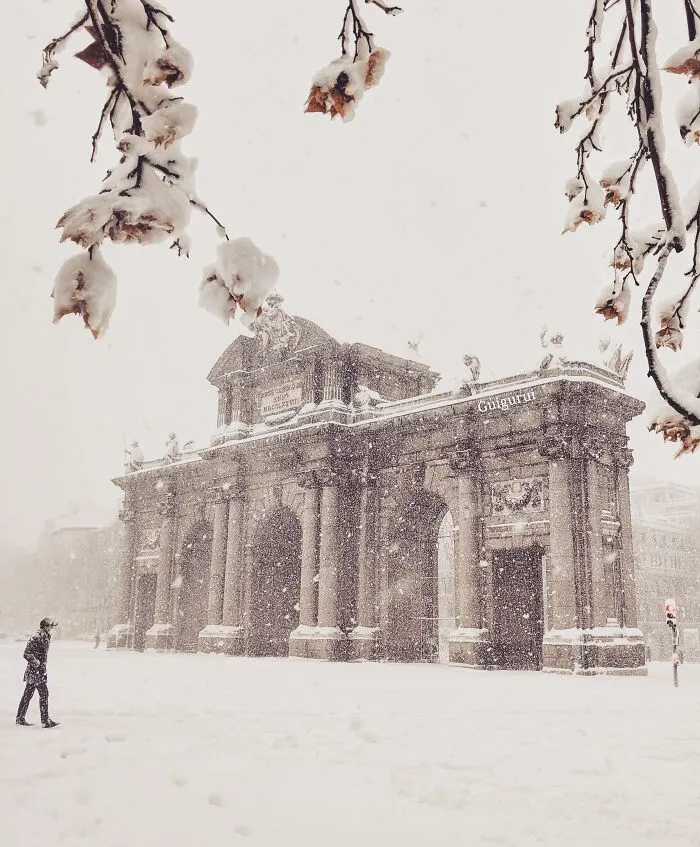 Puerta De Alcalá