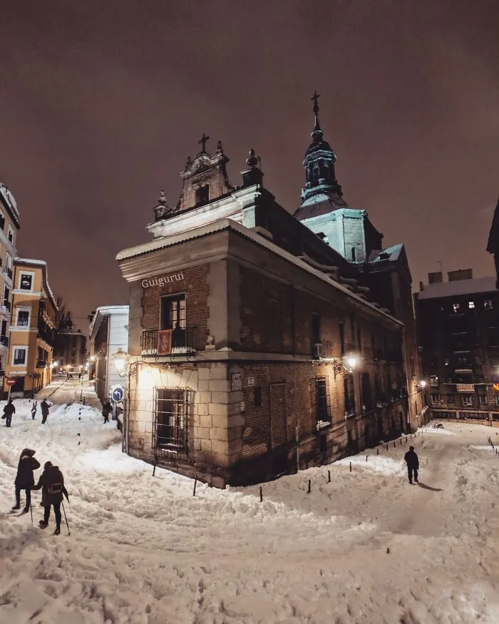 The Largest Snowfall In Half A Century Hit Madrid This Weekend And I Captured This Historic Event (35 Pics)