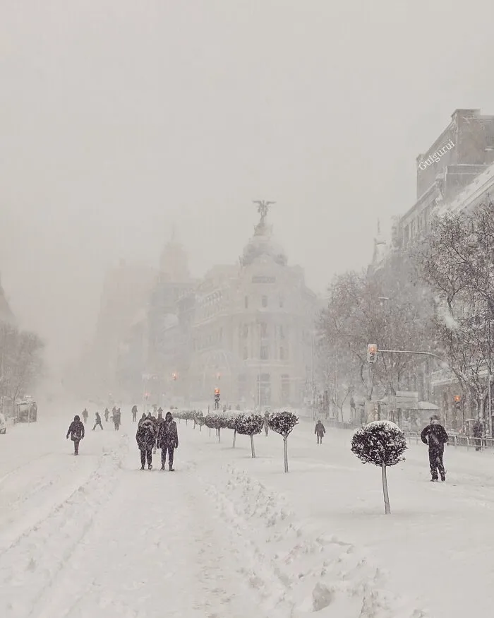 The Largest Snowfall In Half A Century Hit Madrid This Weekend And I Captured This Historic Event (35 Pics)