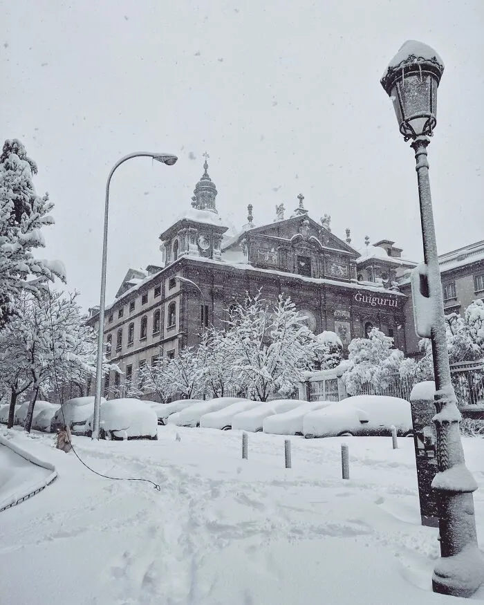 The Largest Snowfall In Half A Century Hit Madrid This Weekend And I Captured This Historic Event (35 Pics)