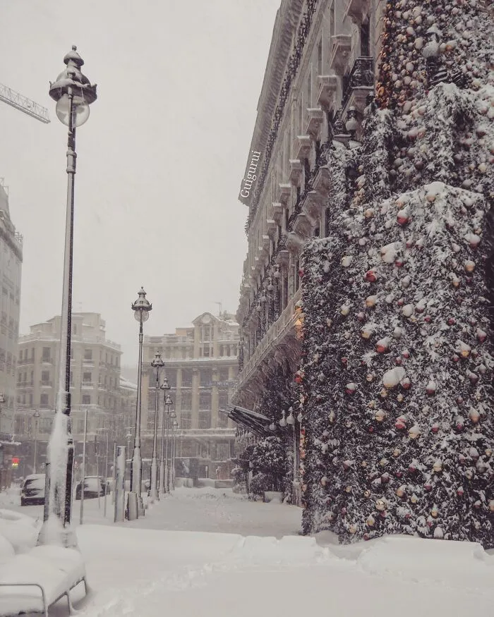 The Largest Snowfall In Half A Century Hit Madrid This Weekend And I Captured This Historic Event (35 Pics)