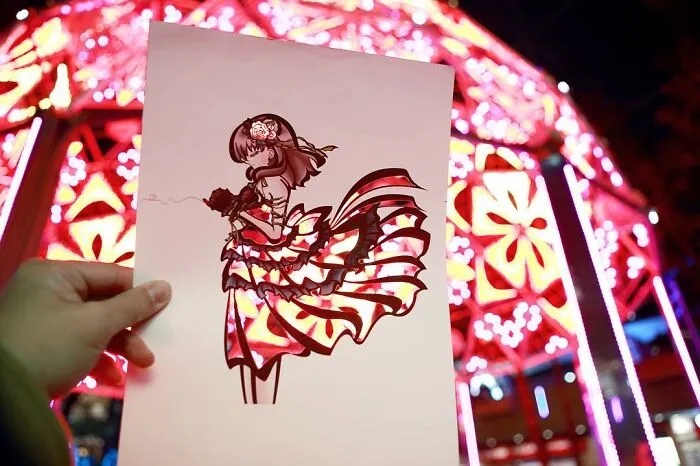 Japanese Artist Fills In Their Anime-Inspired Cutouts With Their Surroundings (100 Pics)