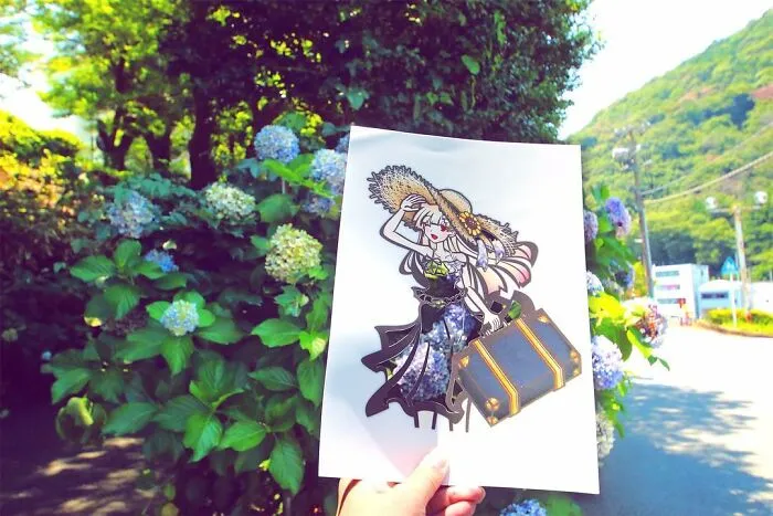 Japanese Artist Fills In Their Anime-Inspired Cutouts With Their Surroundings (100 Pics)