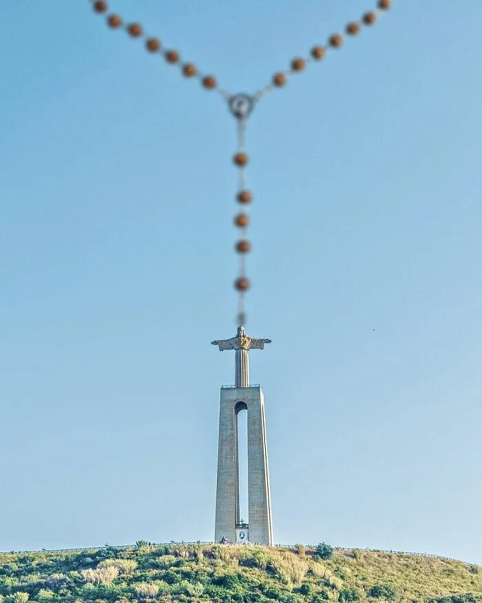 This Photographer Captured 40 Photographs Which Perfectly Show The Power Of Perspective