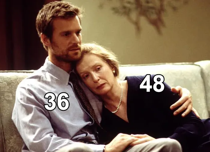 En A 2 metros bajo tierra, Frances Conroy y Peter Krause se llevan 12 años