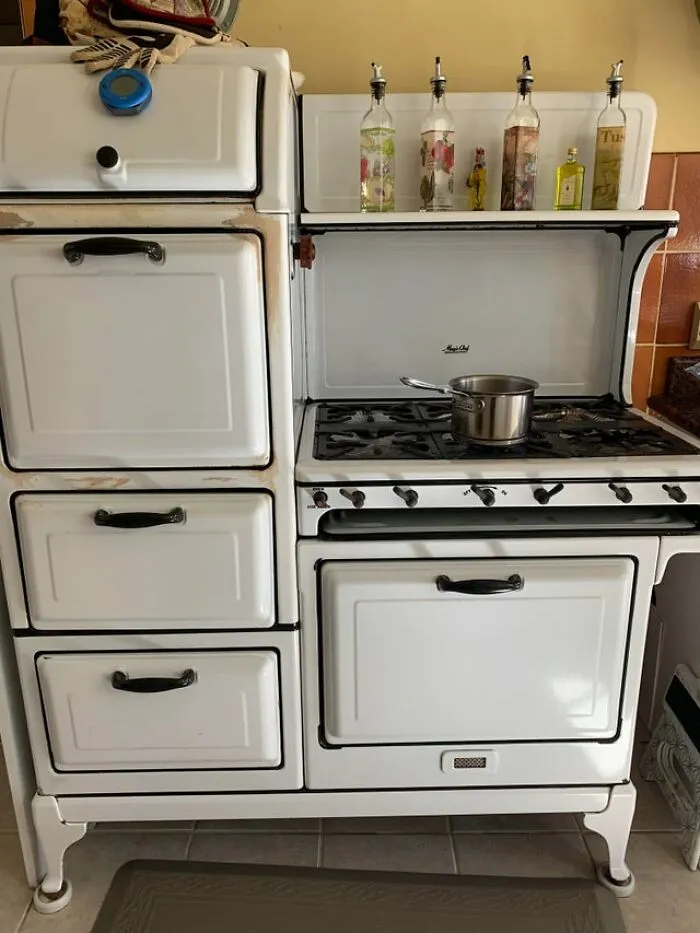 Mi cocina Magic Chef de 1920-30 con 6 fuegos, 2 hornos y un calentador de pan