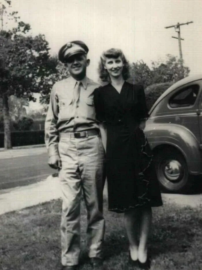 Maternal Grandparents, Day And Beatrice Howard.  Miss My Nana Every Day!  💖