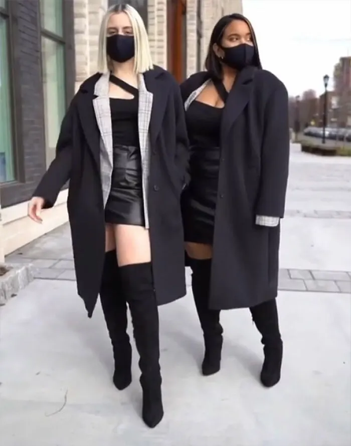 Two Friends Demonstrate How The Same Outfit Looks On Their Different Body Types (36 New Pics)
