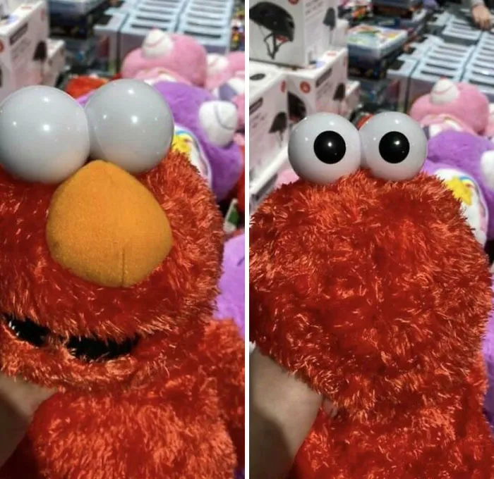 Elmo con los ojos en el cogote