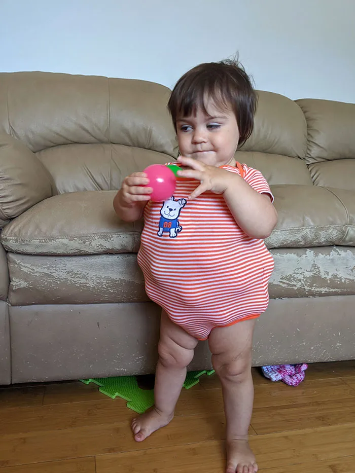 Me gritaba para que metiera más y más pelotas en su ropa