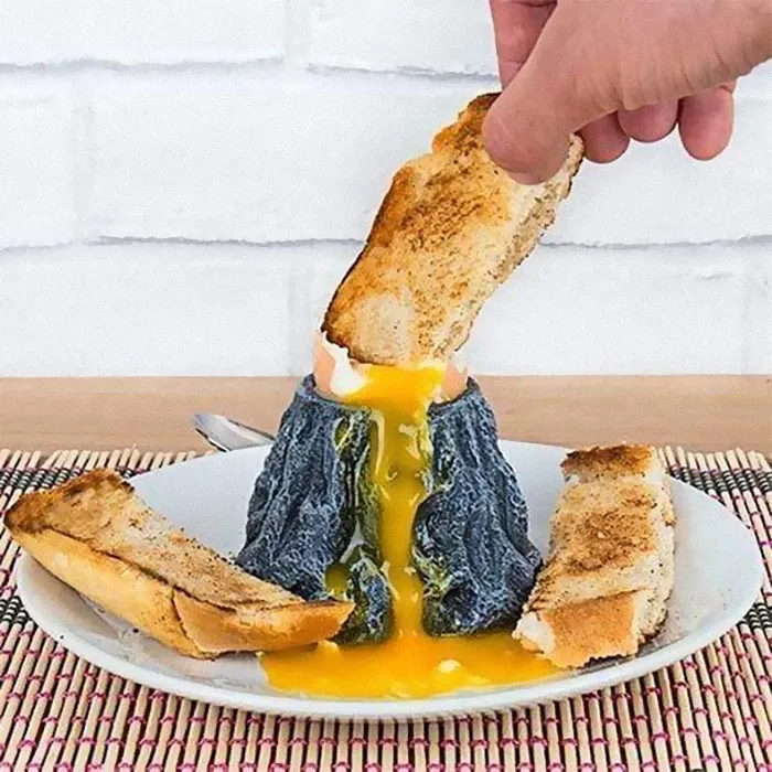 Me encanta la huevera volcán, pero los restos de huevo nunca van a salir de todas esas grietas