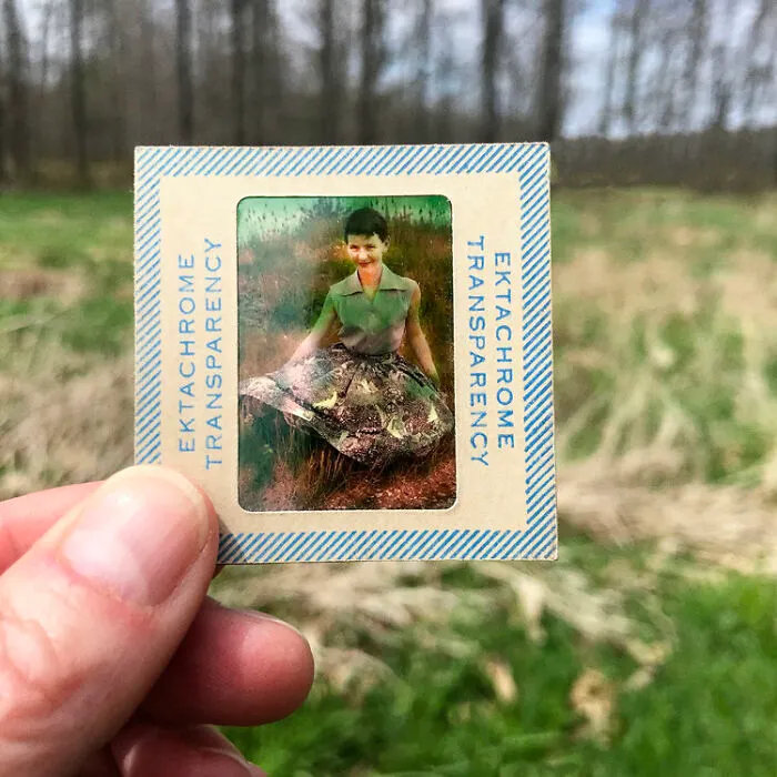 Photographer Uses Her Dad’s Old Slides To Create A Nostalgic Photo Series (31 Pics)