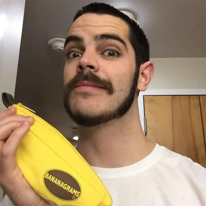 30 Men Who Decided To Try The 'Monkey Tail' Beard Look
