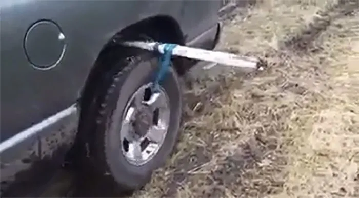 Cómo sacar tu vehículo atascado en el barro