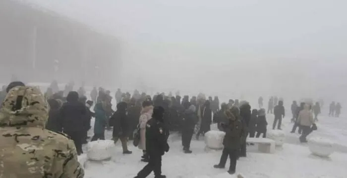27 Photos Capturing The Massive Anti-Corruption Protests That Are Currently Happening In Russia