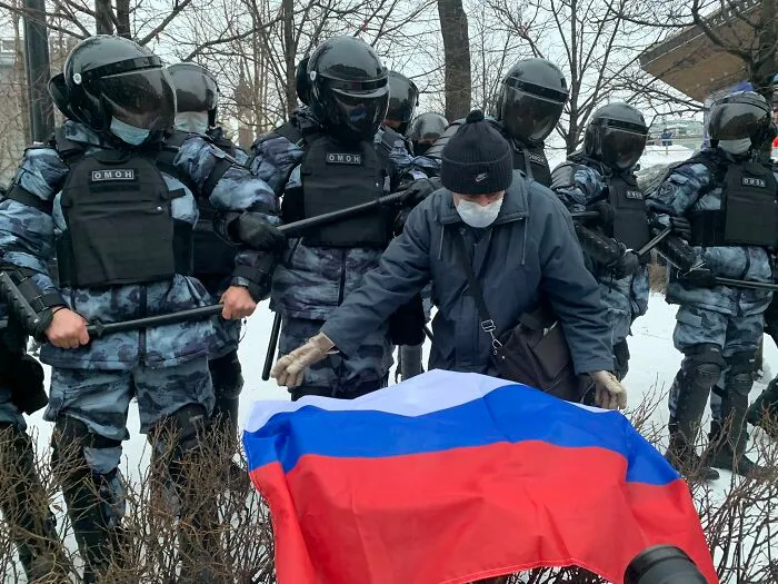 27 Photos Capturing The Massive Anti-Corruption Protests That Are Currently Happening In Russia