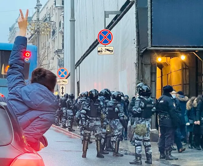 27 Photos Capturing The Massive Anti-Corruption Protests That Are Currently Happening In Russia