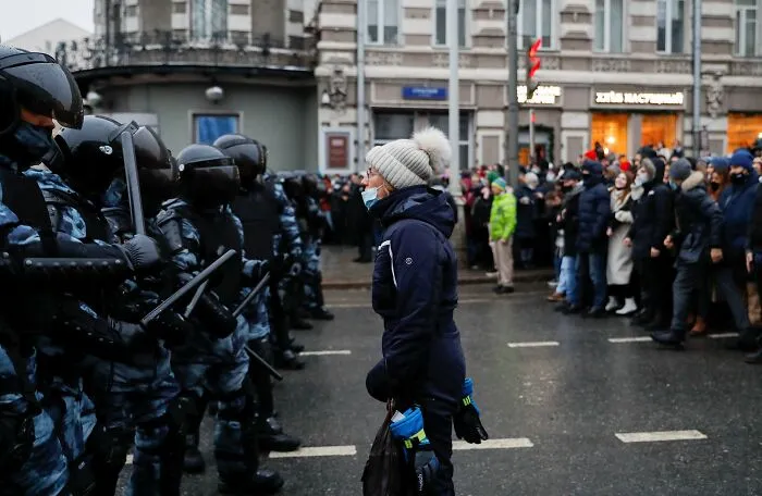 27 Photos Capturing The Massive Anti-Corruption Protests That Are Currently Happening In Russia