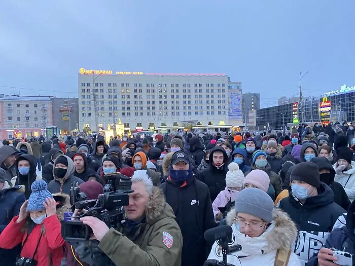27 Photos Capturing The Massive Anti-Corruption Protests That Are Currently Happening In Russia