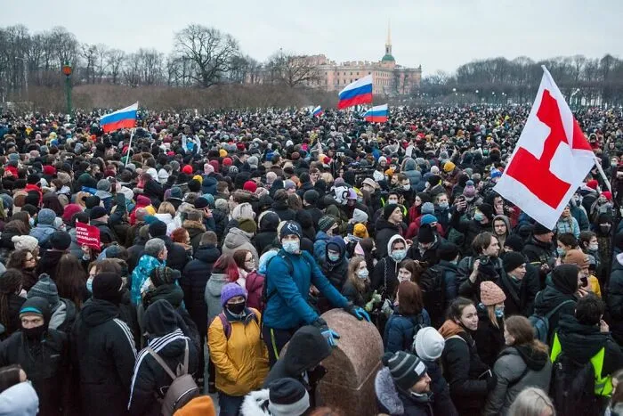 27 Photos Capturing The Massive Anti-Corruption Protests That Are Currently Happening In Russia