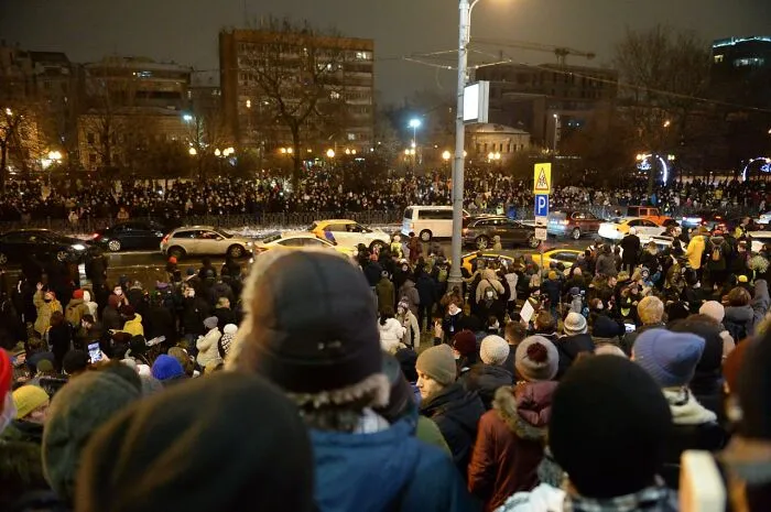 27 Photos Capturing The Massive Anti-Corruption Protests That Are Currently Happening In Russia
