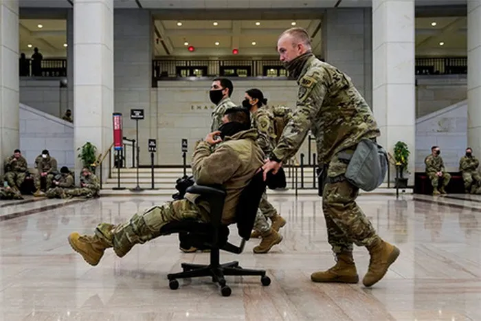 15 Pics That Show How The Level Of Security In The Capitol Has Changed