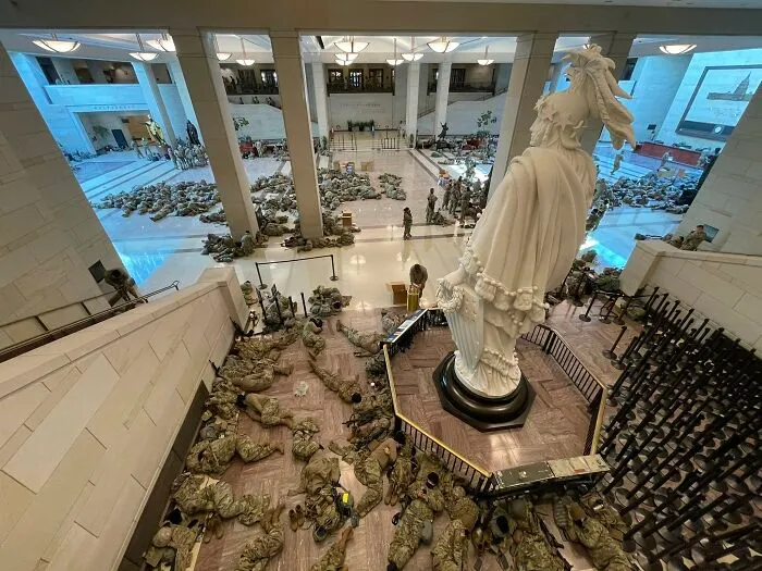 15 Pics That Show How The Level Of Security In The Capitol Has Changed