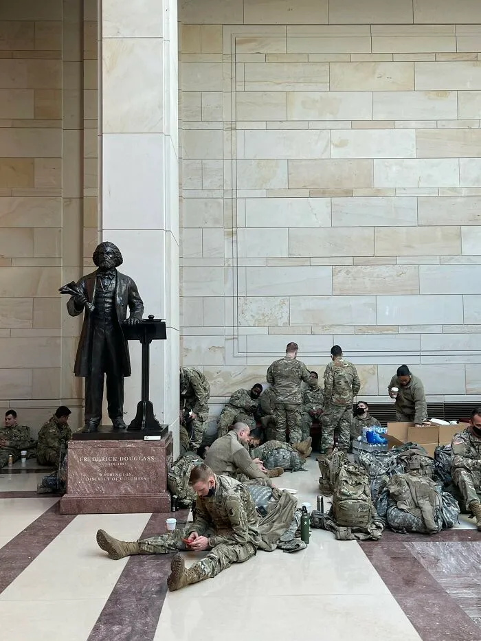 15 Pics That Show How The Level Of Security In The Capitol Has Changed