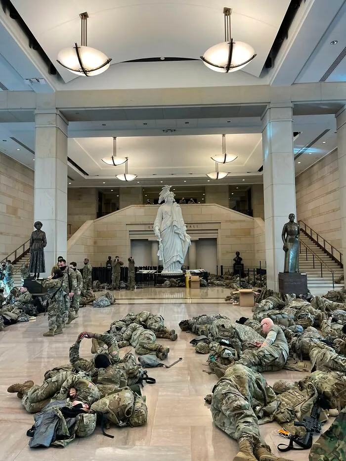 15 Pics That Show How The Level Of Security In The Capitol Has Changed