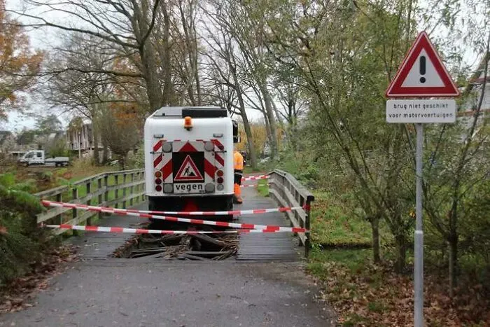 Streetsweeper vs. Wooden Bridge