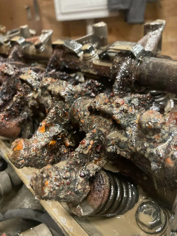 Engine Swap That I Bought Off Of Facebook Marketplace... Turned Fine And Seemed To Have Good Compression There, But This Was Hiding Under The Valve Cover