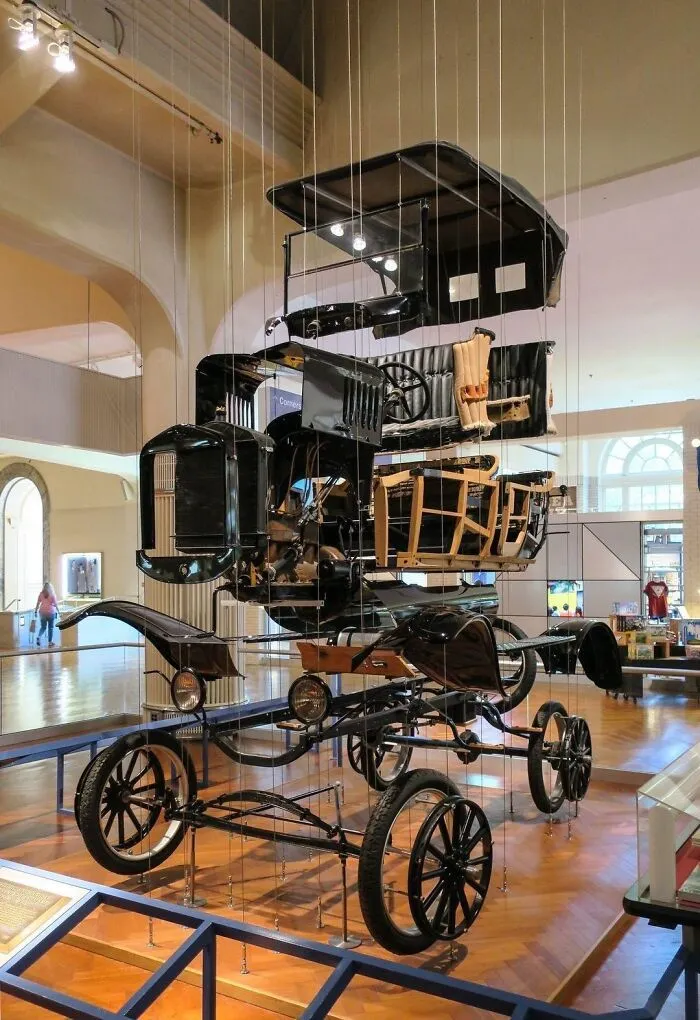 Modelo T de Ford "descompuesto" en el Museo de la Innovación Henry Ford