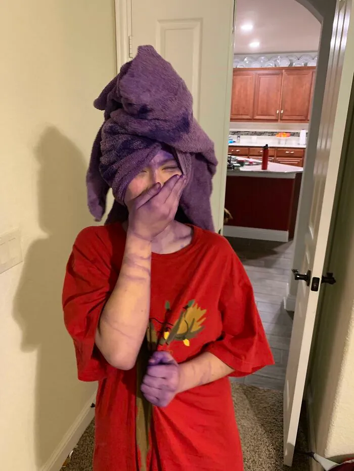 “2021 Dad Of The Year” Ladies And Gentlemen. I Told Her To Shower, Instead Of Rinse Her Hair Out, Right After Dying It