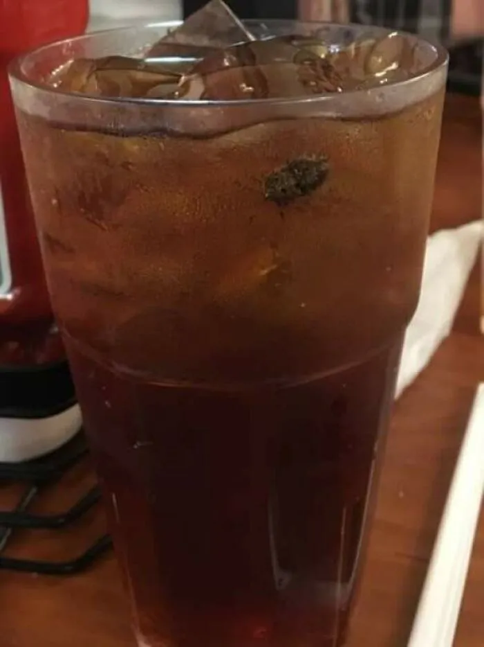 Encontré esto en mi bebida en un restaurante