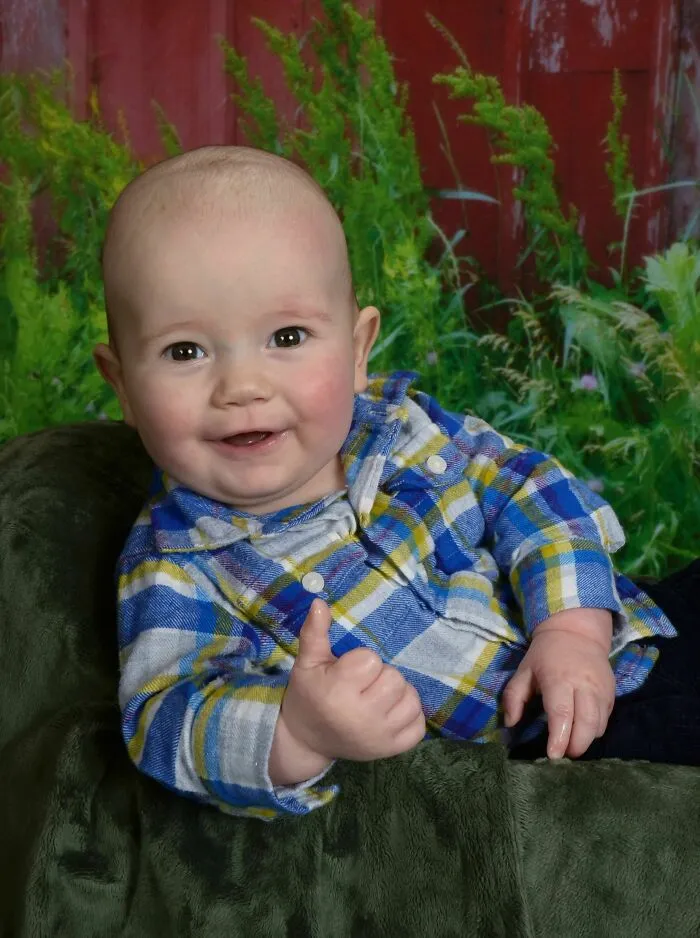 A los 5 meses mi hijo ya tiene la mejor foto del colegio