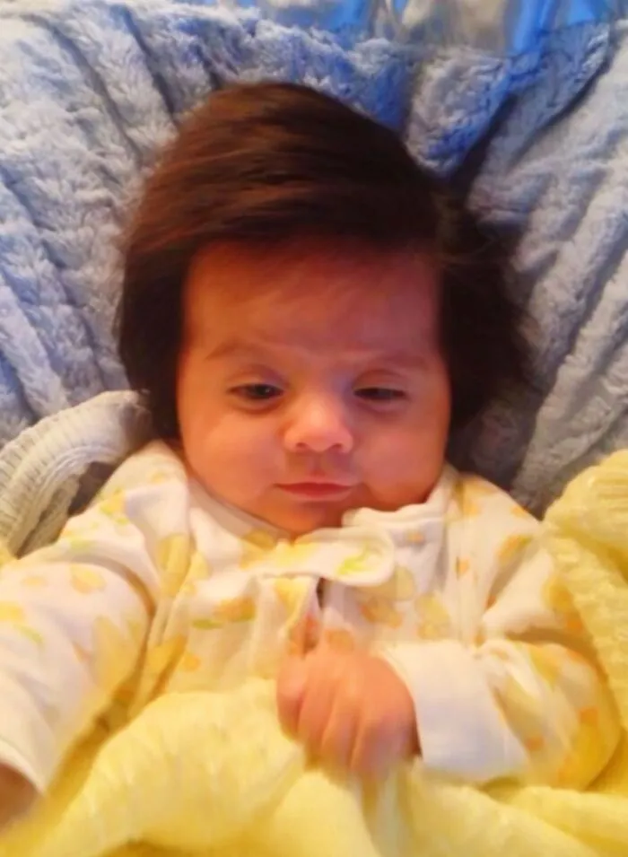 2 meses de vida, no es una peluca