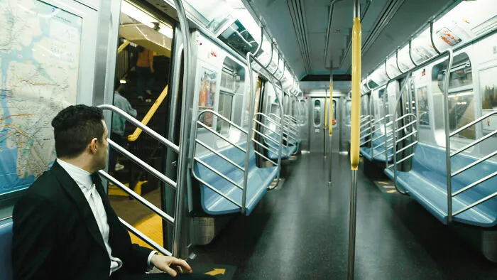 Street Shots That I Took From Mr. Robot’s Season 4 (39 Pics)