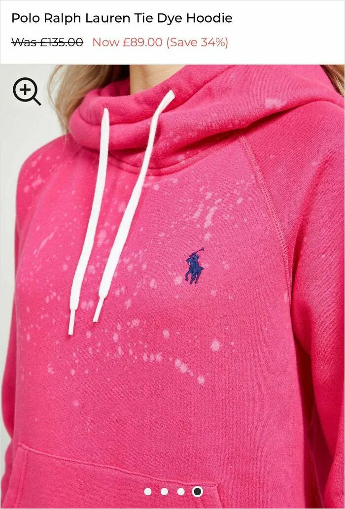 Este diseño intencionado en esta sudadera con capucha