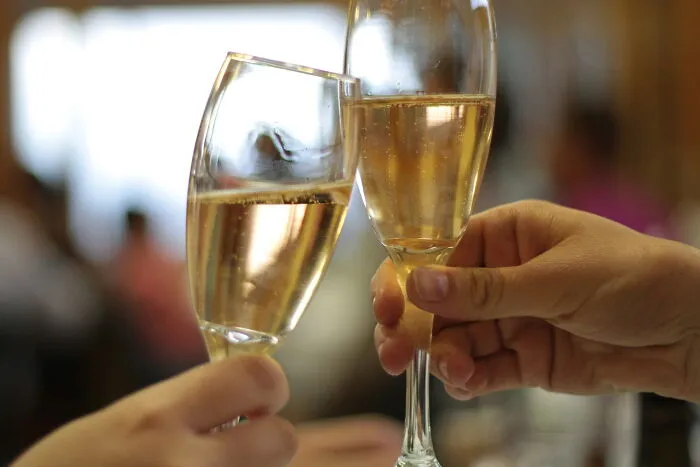 'This Ends In Divorce': 39 Wedding Industry Workers Share The Moment They Saw Red Flags Fly Above The Bride And Groom