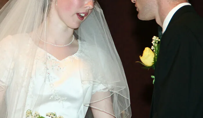 'This Ends In Divorce': 39 Wedding Industry Workers Share The Moment They Saw Red Flags Fly Above The Bride And Groom
