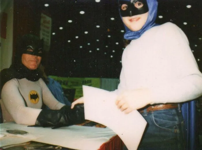 30 Funny And Awkward Pics Of Kids Posing With Superheroes And Popular Characters In The '70s And '80s