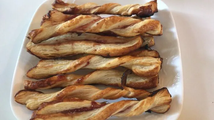 Jam Rolls! Fun To Make And Fun To Eat 😆