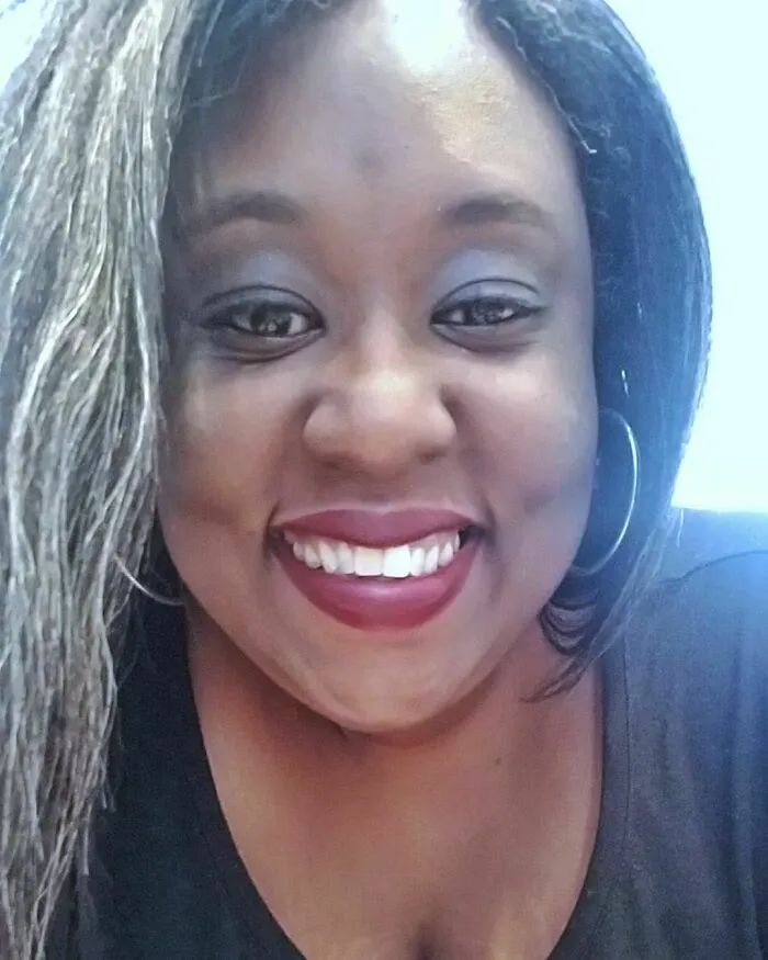 These 30 Women Who Ditched Dyeing Their Hair Look So Fabulous, They May Convince You To Do The Same (New Pics)