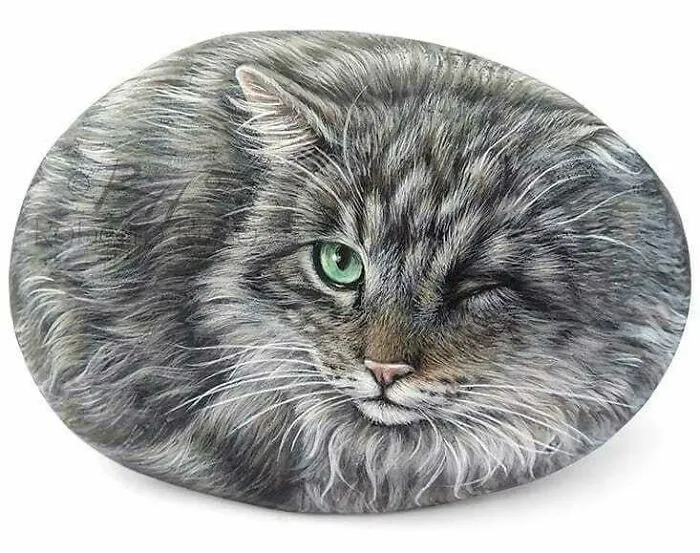 Artist Turns Rocks Into Incredible Animal Paintings (30 Pics)