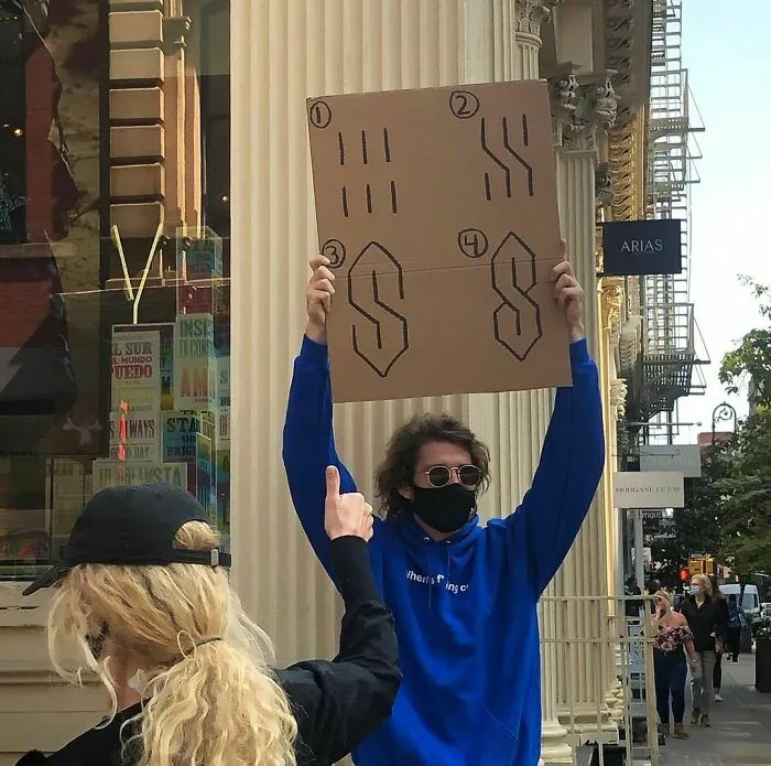‘Dude With Sign' Has 7.4 Million Followers For Protesting Annoying Everyday Things With Funny Signs (40 New Pics)
