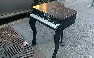 People Share What They Found Thrown Away And The Phrase ‘One Man’s Trash Is Another Man’s Treasure’ Has Never Been So Real (35 New Pics)