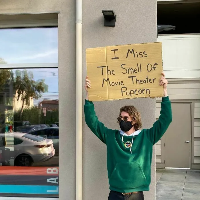‘Dude With Sign' Has 7.4 Million Followers For Protesting Annoying Everyday Things With Funny Signs (40 New Pics)