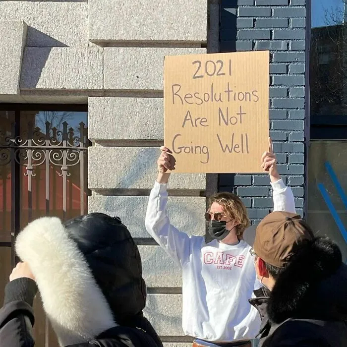 ‘Dude With Sign' Has 7.4 Million Followers For Protesting Annoying Everyday Things With Funny Signs (40 New Pics)