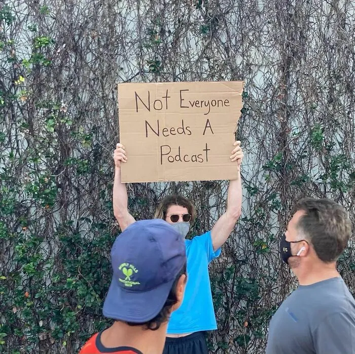 ‘Dude With Sign' Has 7.4 Million Followers For Protesting Annoying Everyday Things With Funny Signs (40 New Pics)